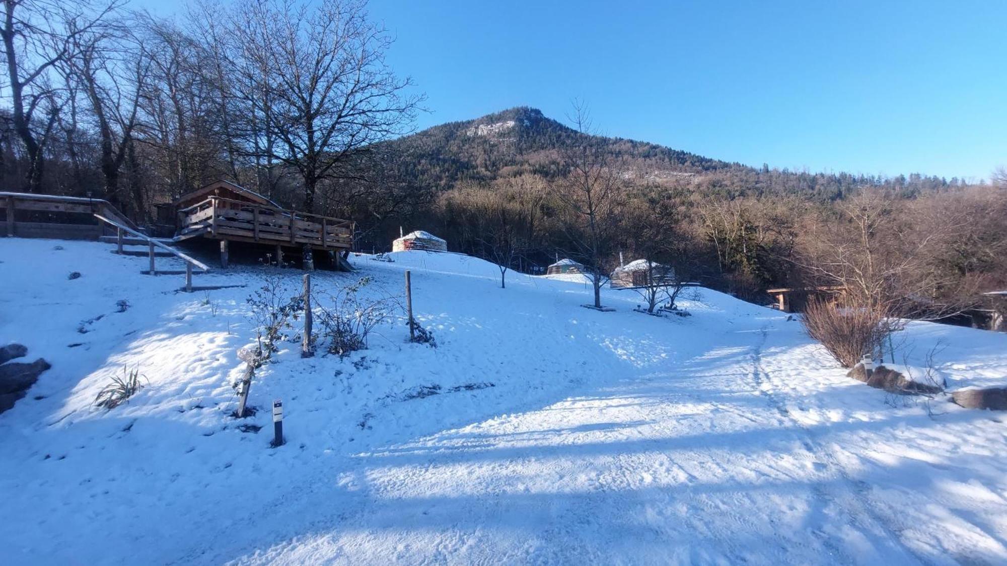 Yourtes Olachat Proche Annecy Faverges Exteriér fotografie